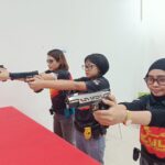 Merekam Ketenangan di Balik Pelatuk: Saat Kaum Hawa Terpikat Gaya Hidup Olahraga Menembak